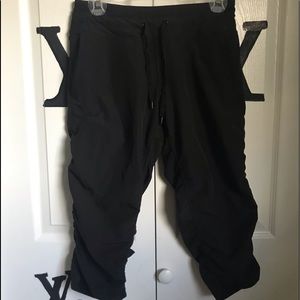 Kirkland athletic cropped pants